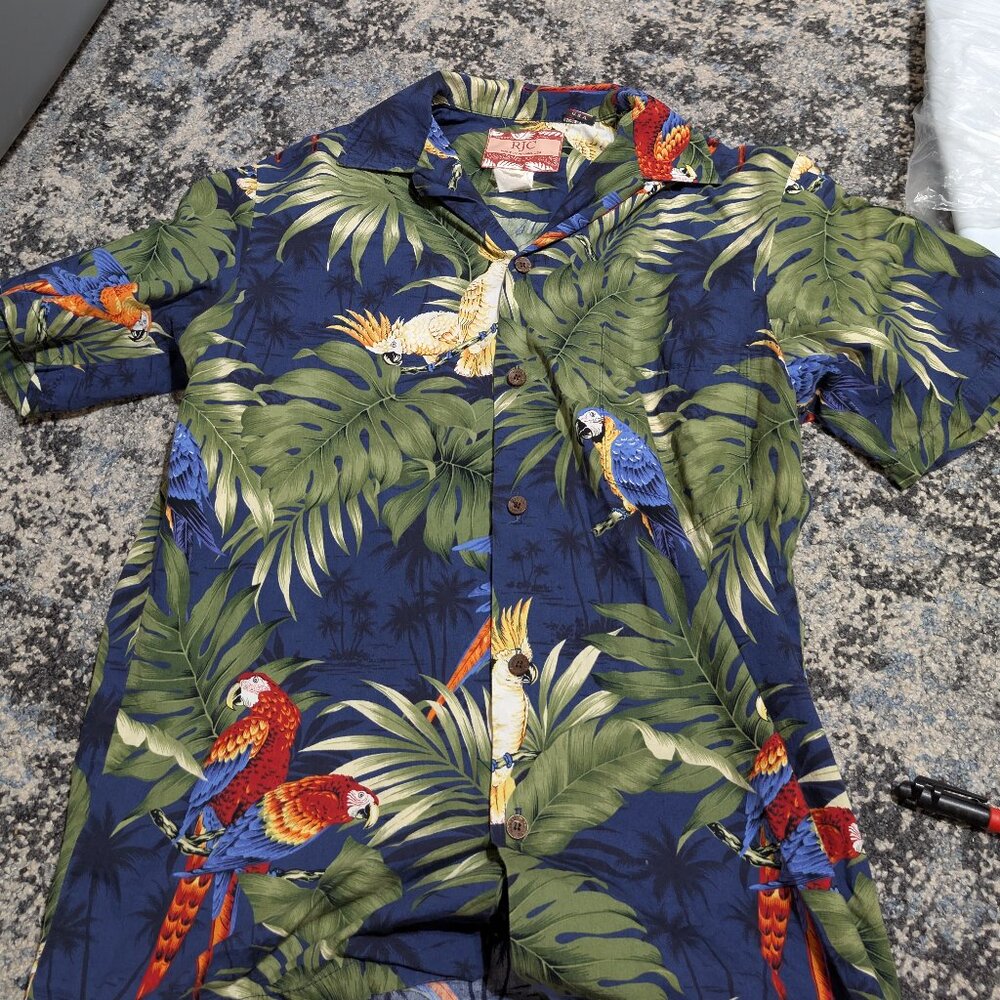 RJC Men’s Navy Blue & Green Parrot Hawaiian Short-Sleeve Shirt – Size Small